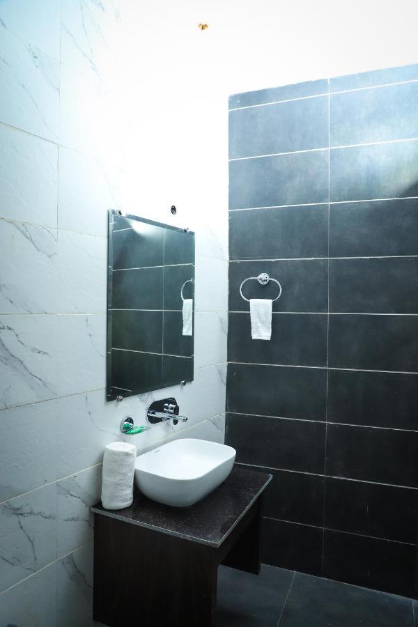 Hotel Dream Town By Cozy Hotels & Resorts Amritsar Exterior photo