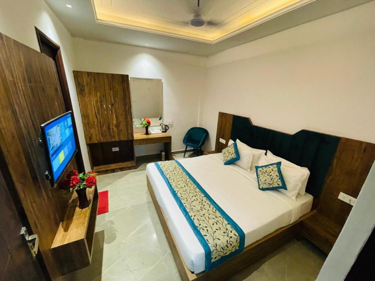 Hotel Dream Town By Cozy Hotels & Resorts Amritsar Exterior photo