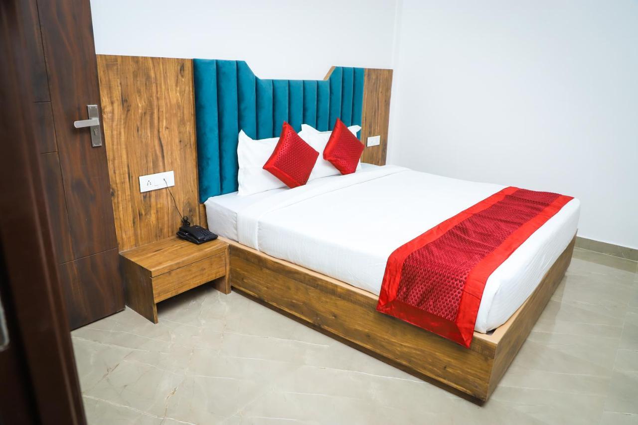 Hotel Dream Town By Cozy Hotels & Resorts Amritsar Exterior photo